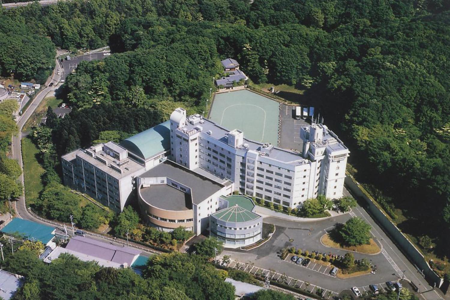 1992年 山野美容芸術短期大学を八王子に開校。